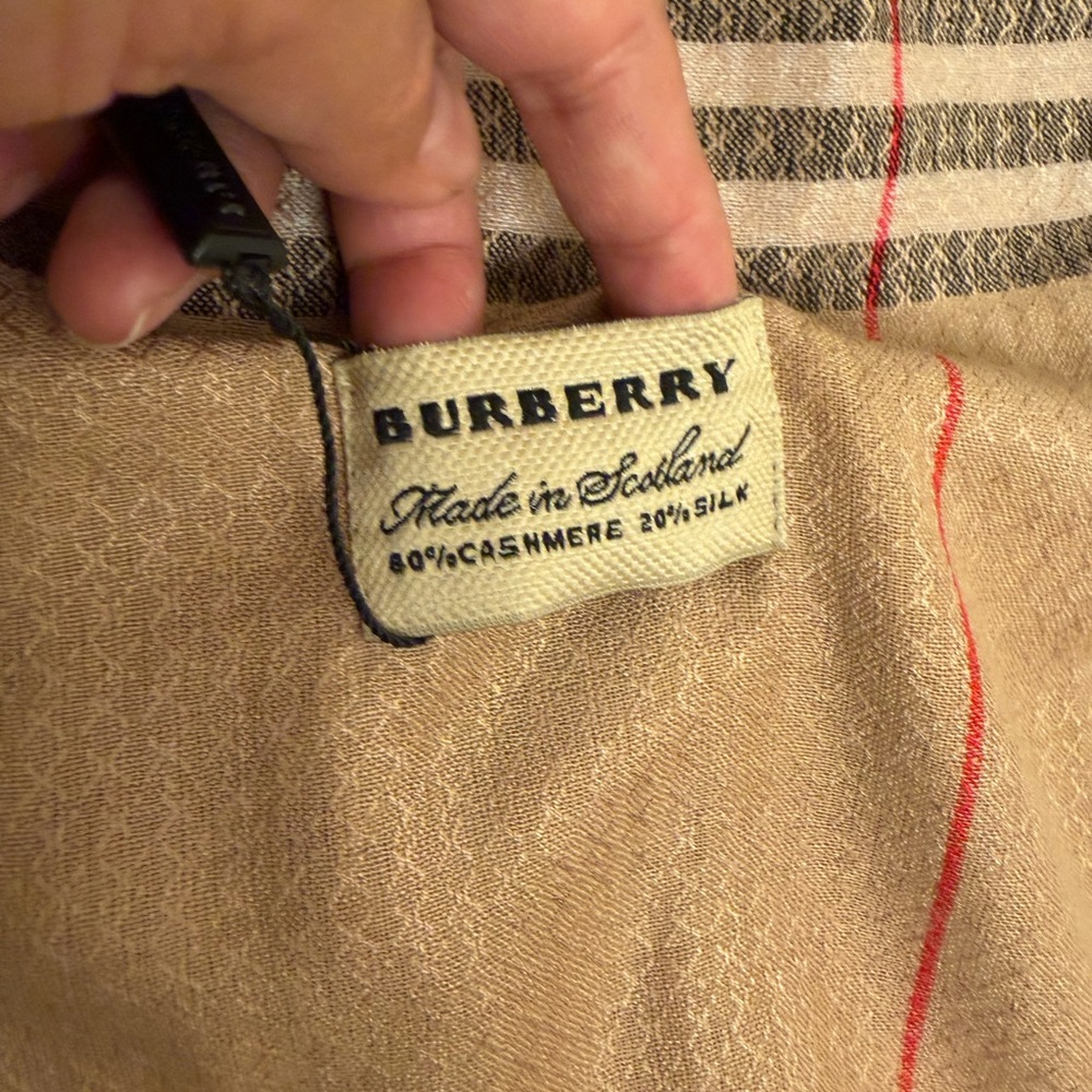 Burberry Scarf (PRICE FIRM) - Picture 3 of 8